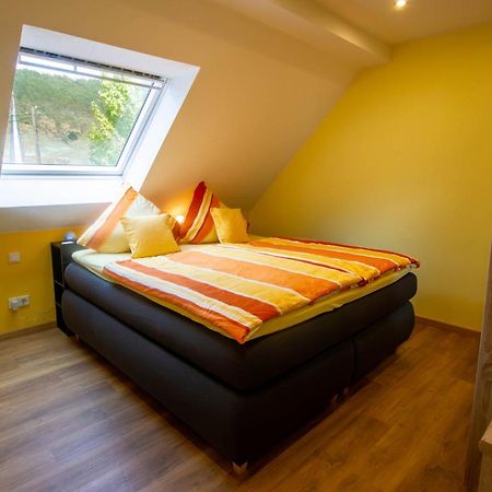 טראבן-טרארבאך Ferienwohnung Alexander מראה חיצוני תמונה